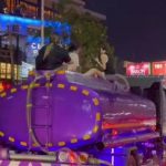 危险又阻碍交通！中国游客芭提雅雇洒水车玩水-博彩信誉网-博彩策略网-博彩论坛